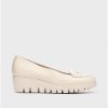 Wonders Cream Moccasin | Wedges