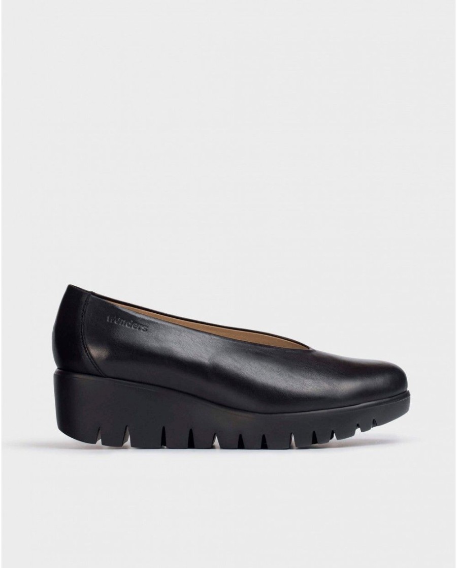 Wonders Black Fly Moccasin | Wedges