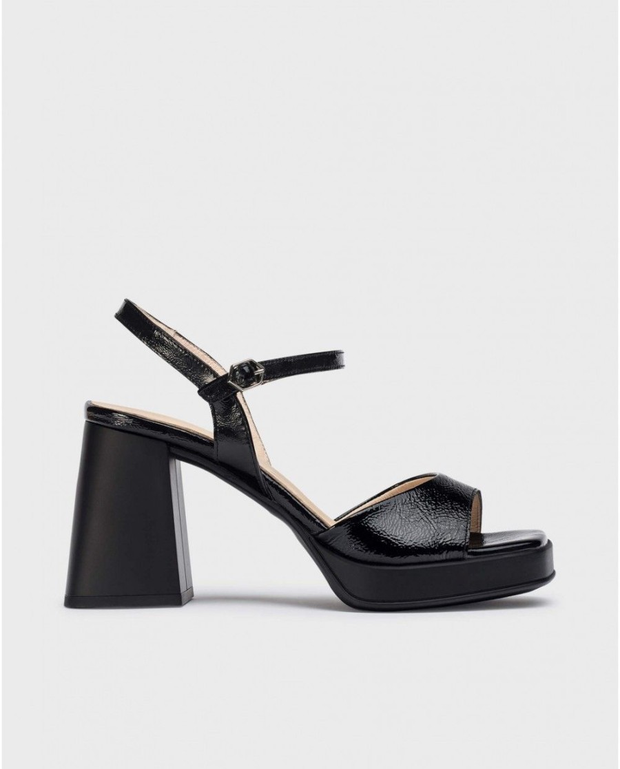 Wonders Black Beatle Sandals | Heels