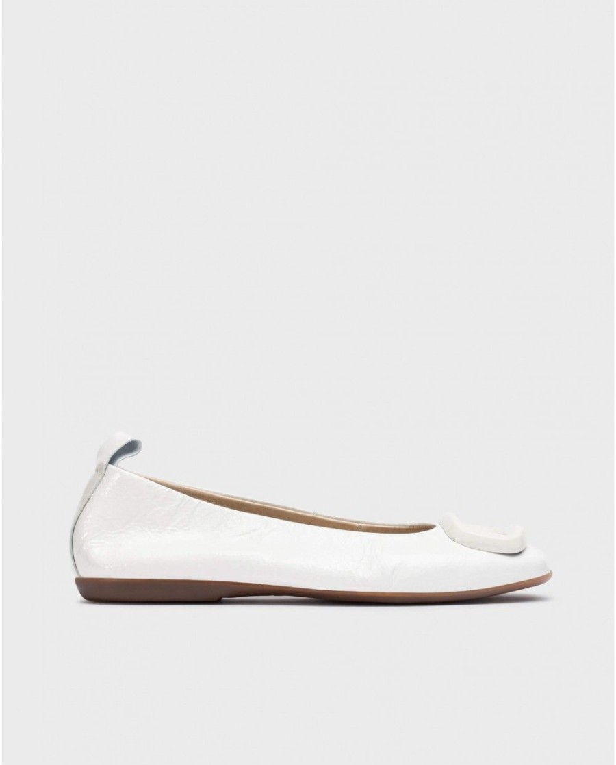 Wonders White Berna Ballerina | Ballerinas